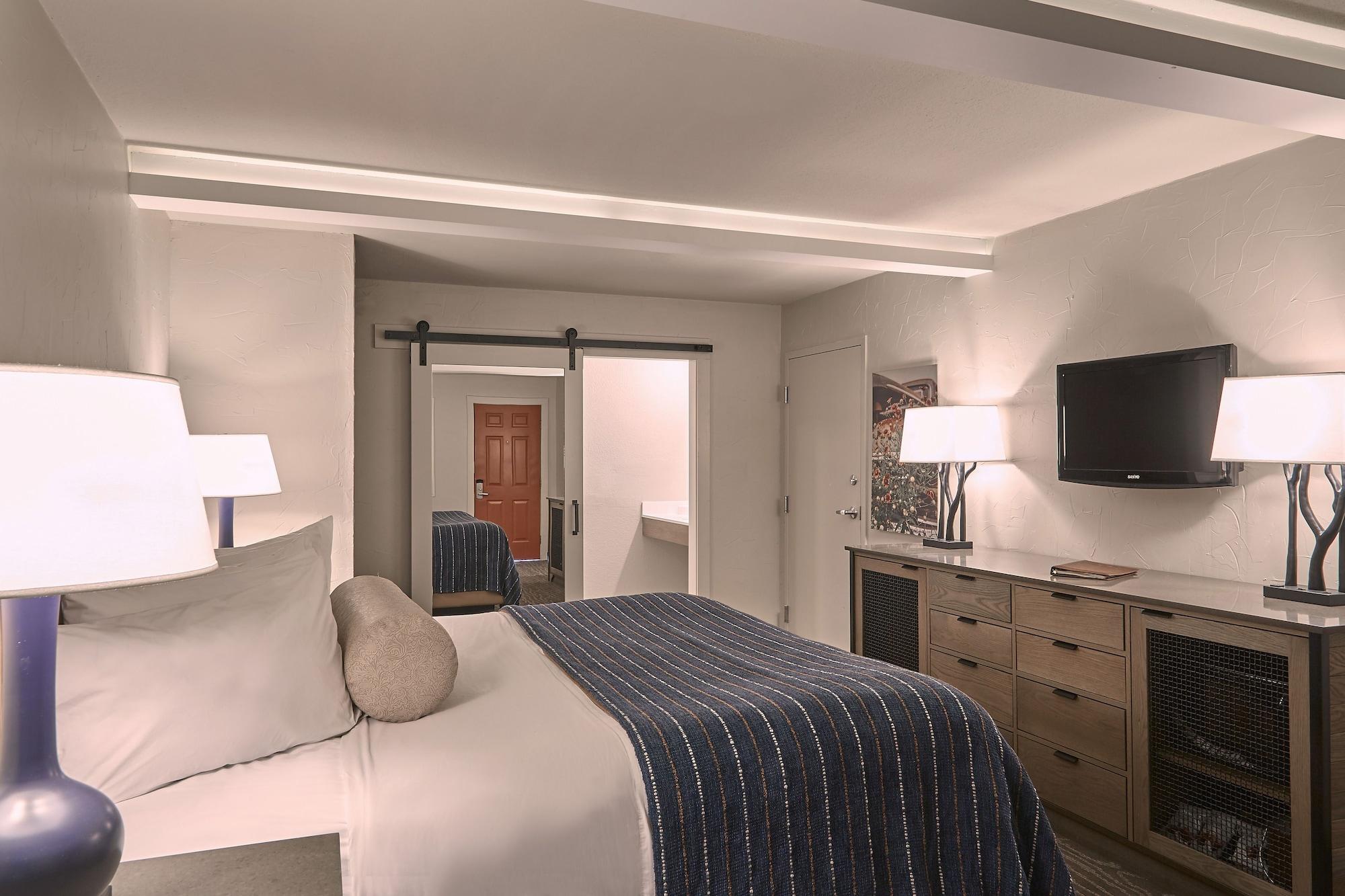 Fredericksburg Inn And Suites Bagian luar foto