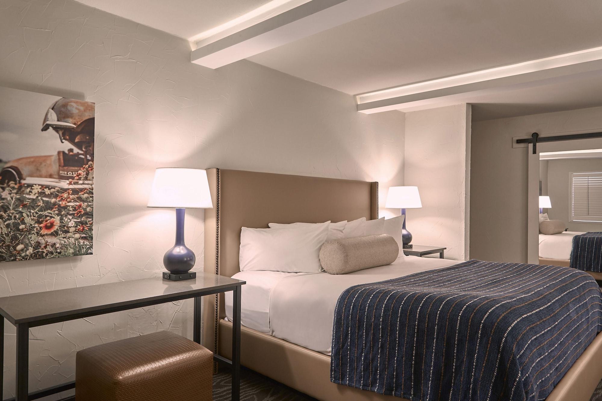 Fredericksburg Inn And Suites Bagian luar foto