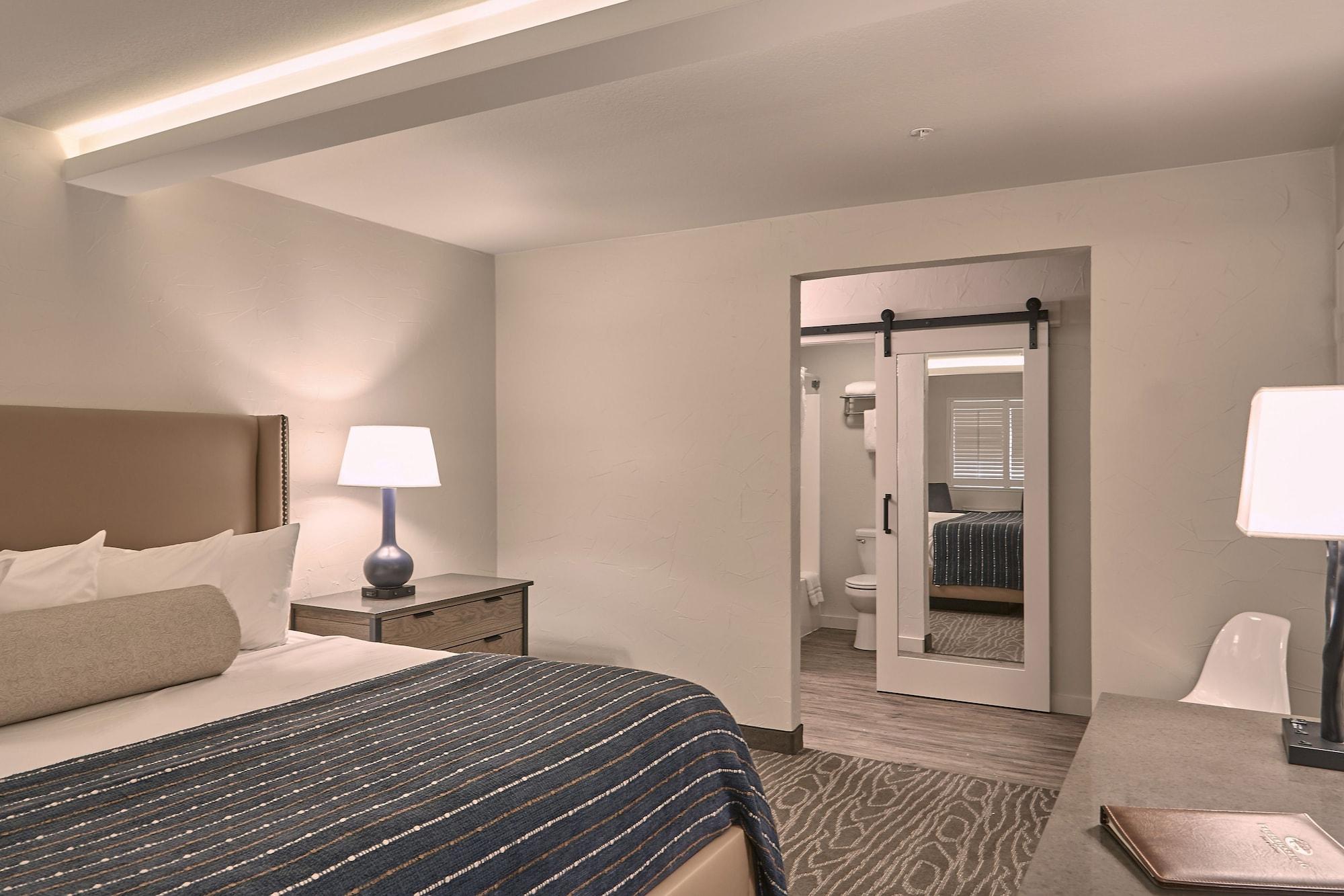 Fredericksburg Inn And Suites Bagian luar foto