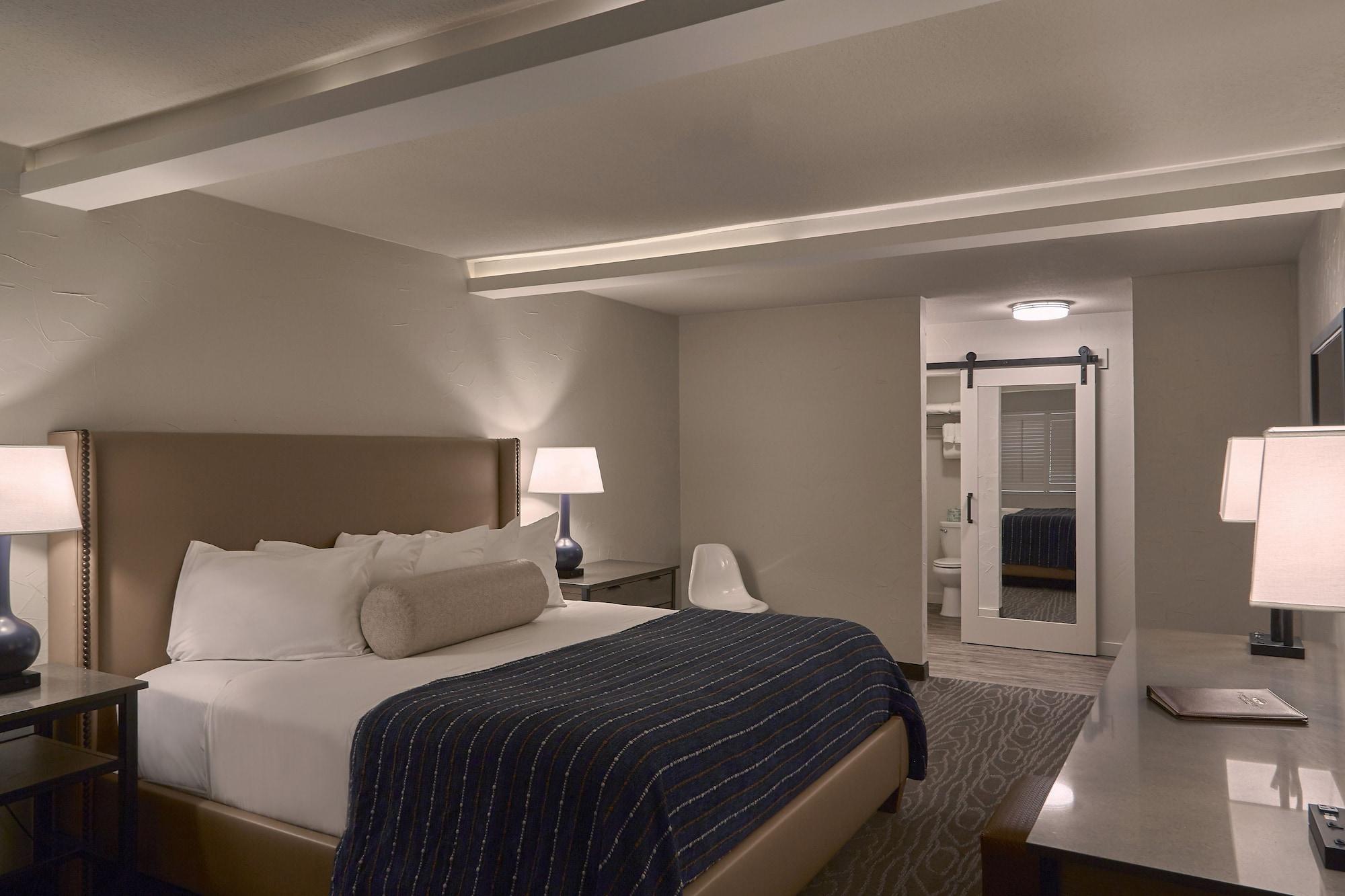 Fredericksburg Inn And Suites Bagian luar foto