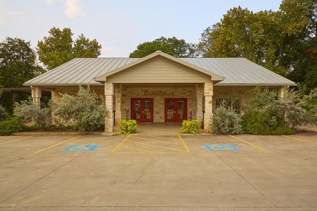 Fredericksburg Inn And Suites Bagian luar foto